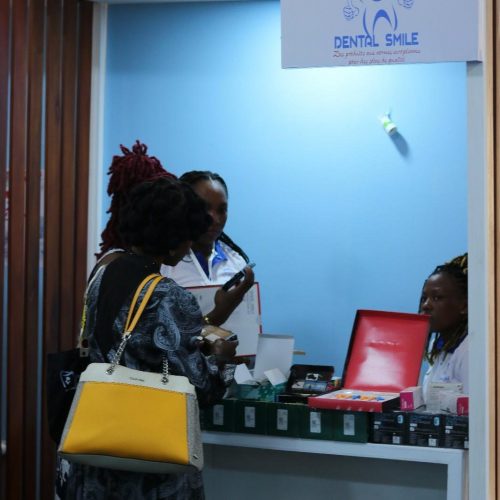 Salon dentaire d'Afrique Centrale 01 - 2ème édition Salon dentaire d'Afrique Centrale 01 - 2ème édition