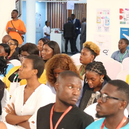 Salon dentaire d'Afrique Centrale 04- 2ème édition Salon dentaire d'Afrique Centrale 04- 2ème édition